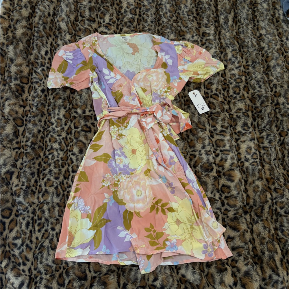 NWT Women’s BILLABONG Dress!